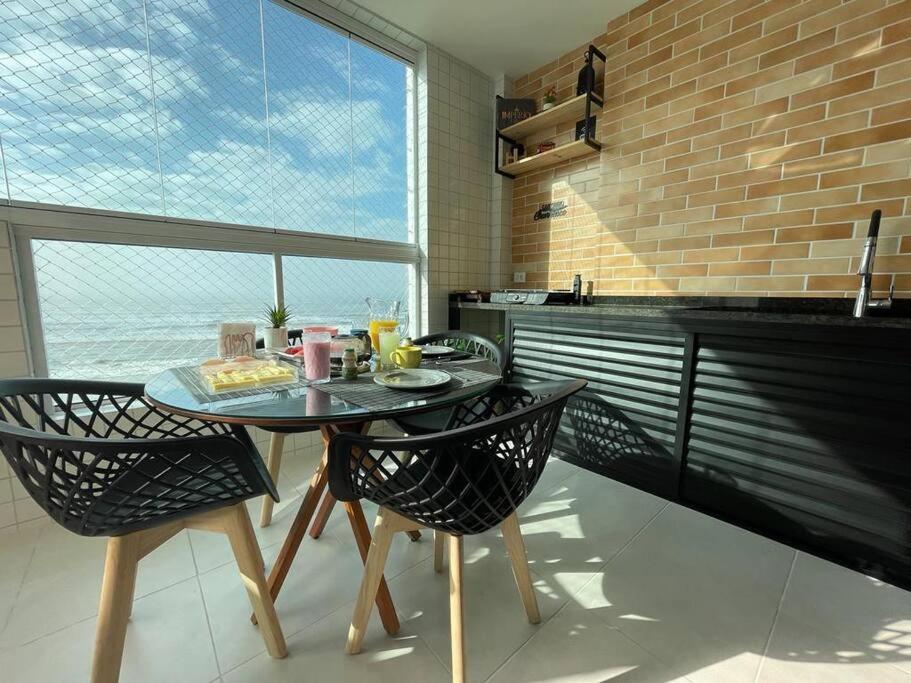 Ap Frente Mar Com Ar-Condicionado E Varanda Gourmet Монгагуа Экстерьер фото